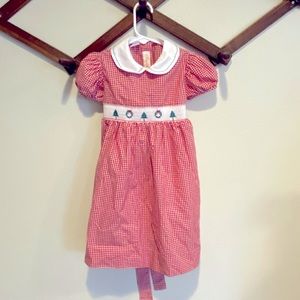 Anavini Red Gingham Girl’s 4T Christmas smocked Dress tied bow, Peter Pan collar